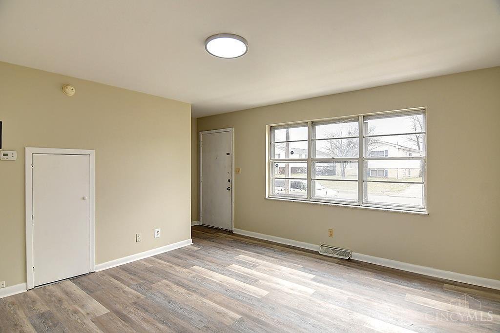 3210 Beatrice Dr – photo 2
