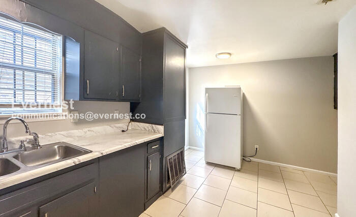 1100 Cotton Ave SW unit b – photo 3