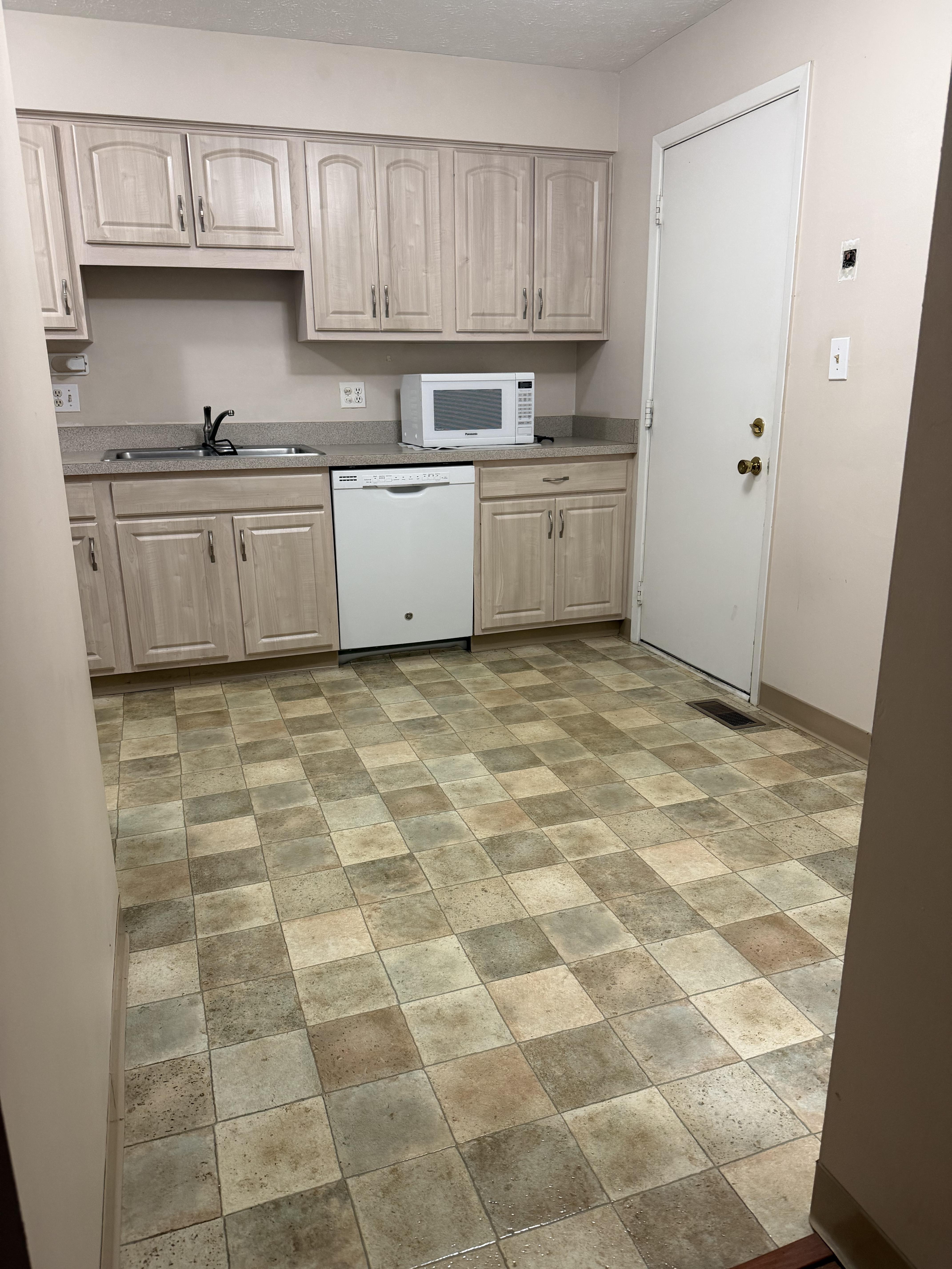 4458 Habersham Ln N unit 223 – photo 3