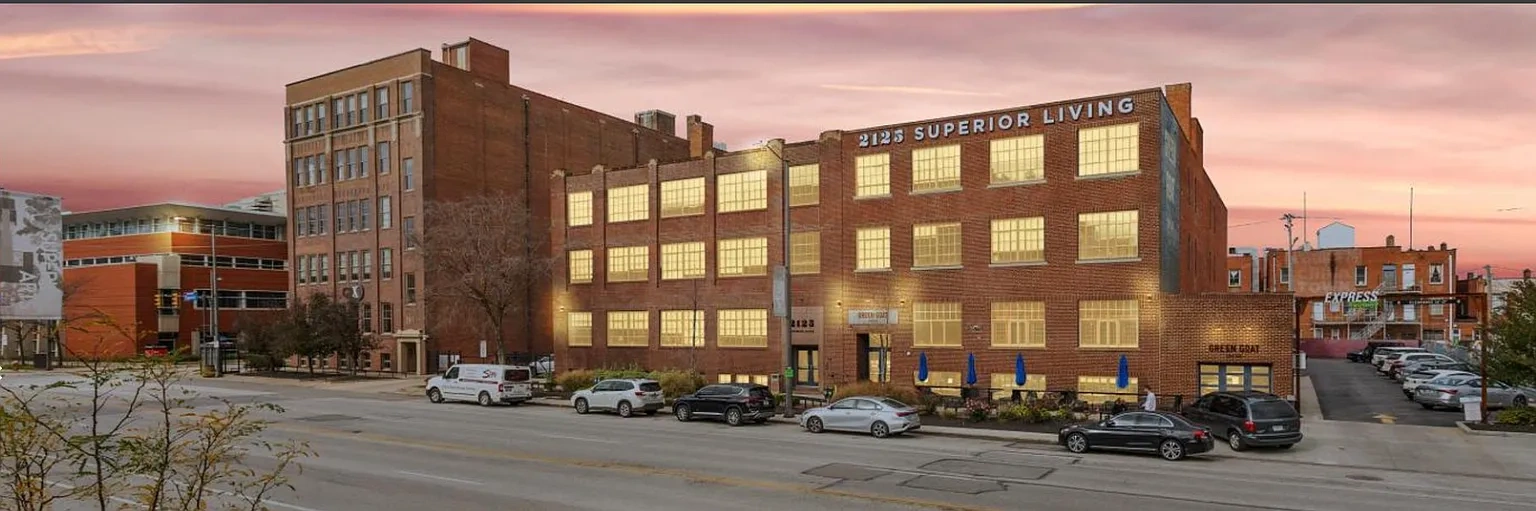 2125 Superior Living – photo 2