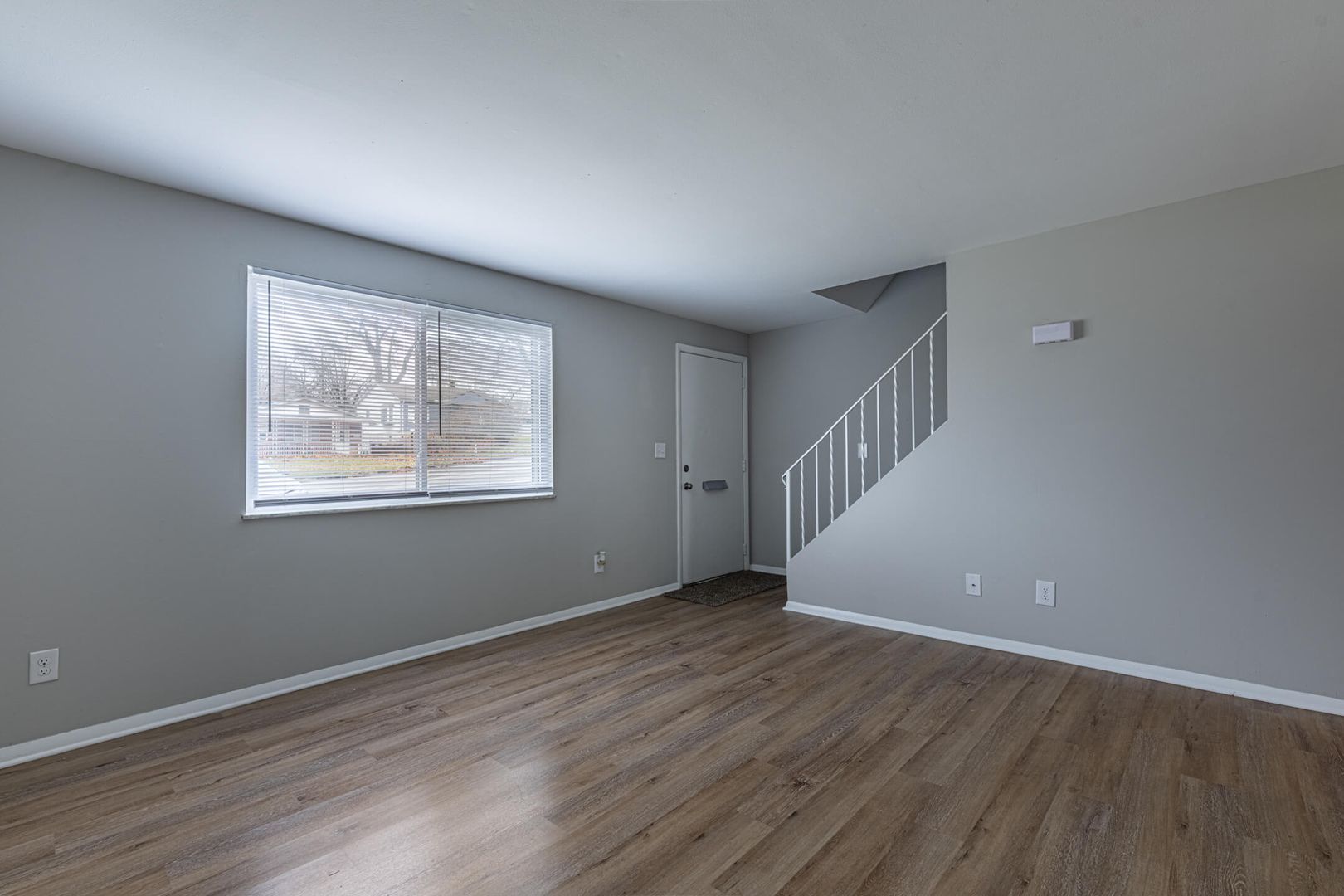 4370 Flowerdale Ave unit 4370 Flowerdale Ave C – photo 2