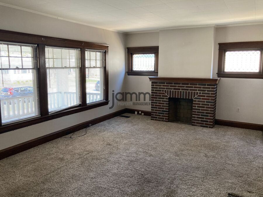 1285 W 105th St – photo 5