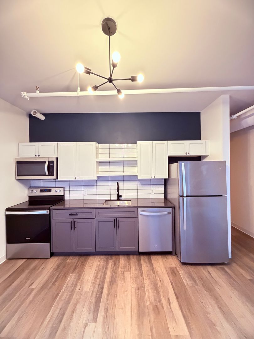 1709 Fifth Ave unit Unit 601 – photo 2