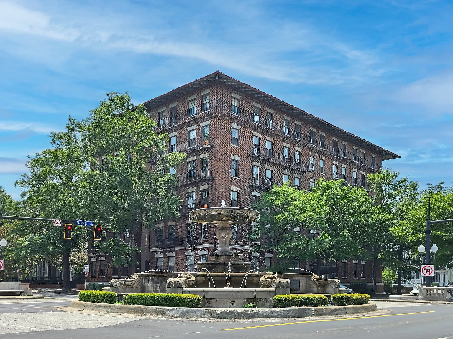 Carolina Apartments – photo 2