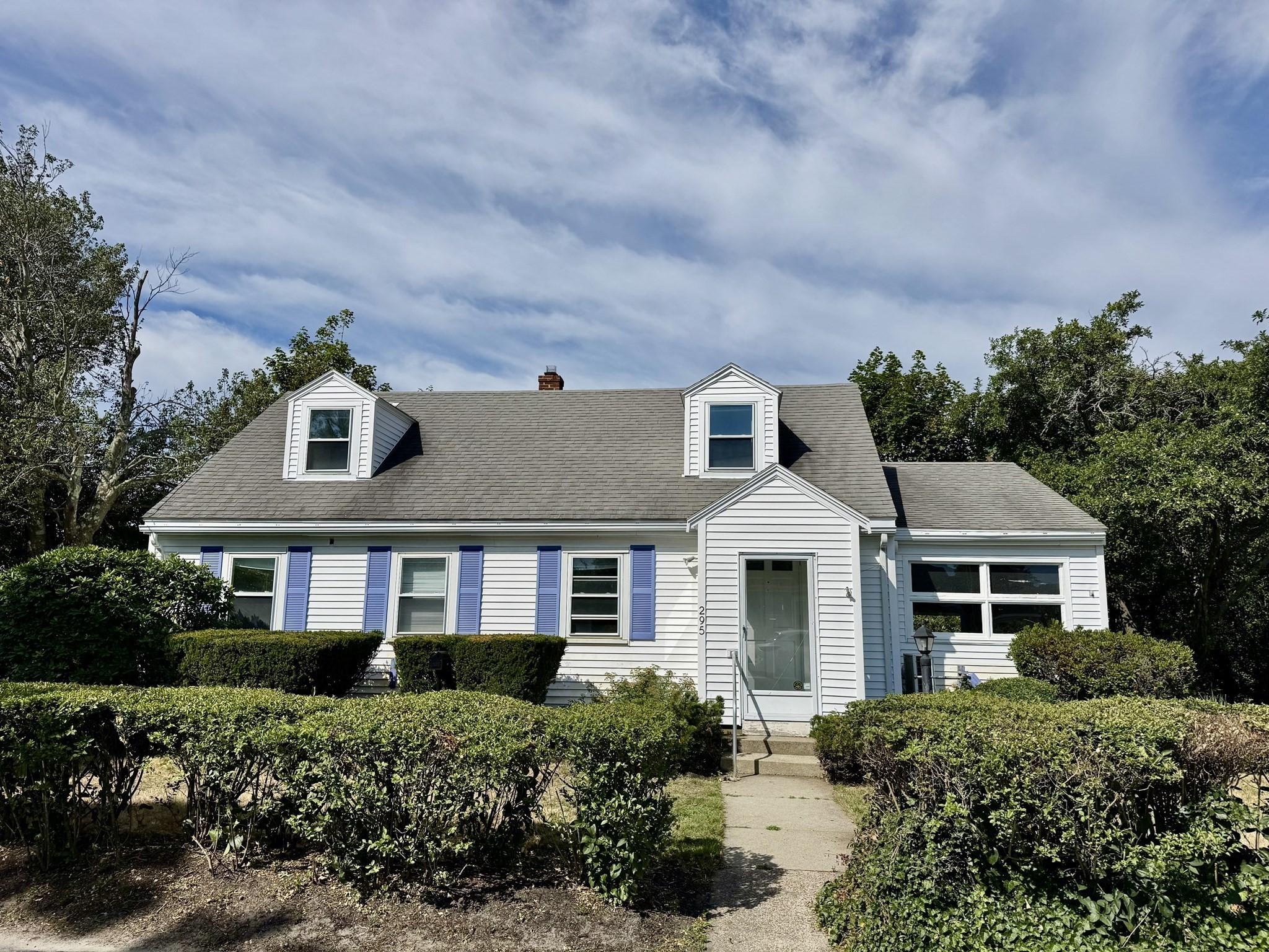 295 Kingsley Rd unit sing family – photo 1
