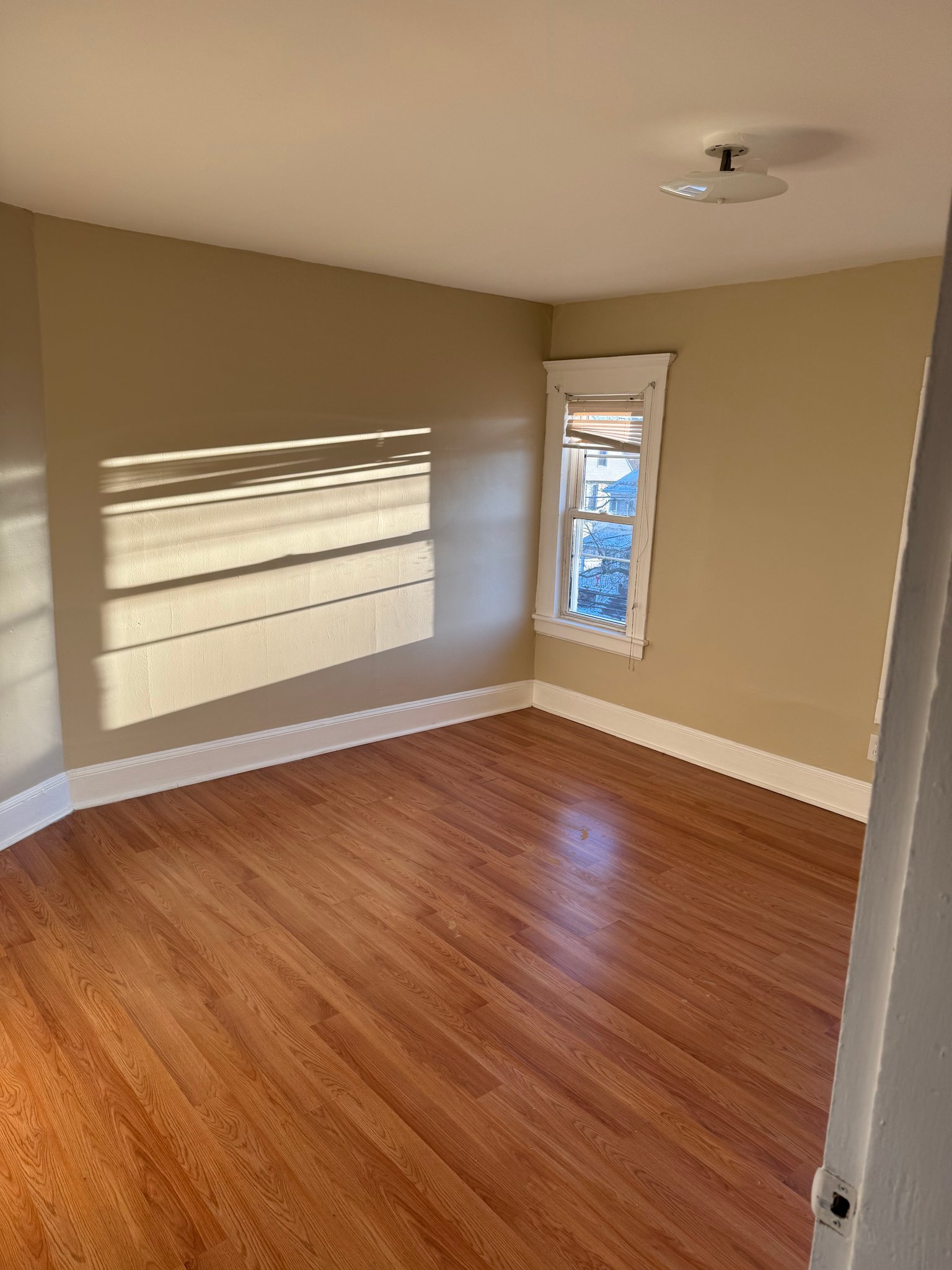 896 Howard Ave unit 3 – photo 4