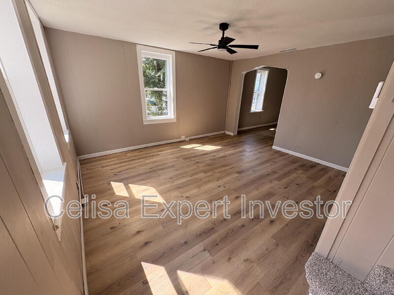 634 Walnut St – photo 2