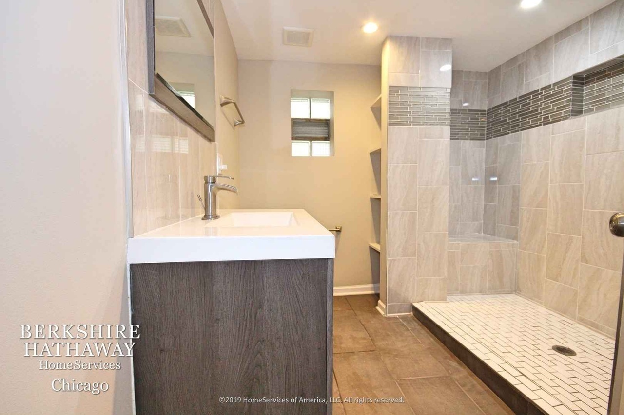 12427 S Stewart Ave – photo 4