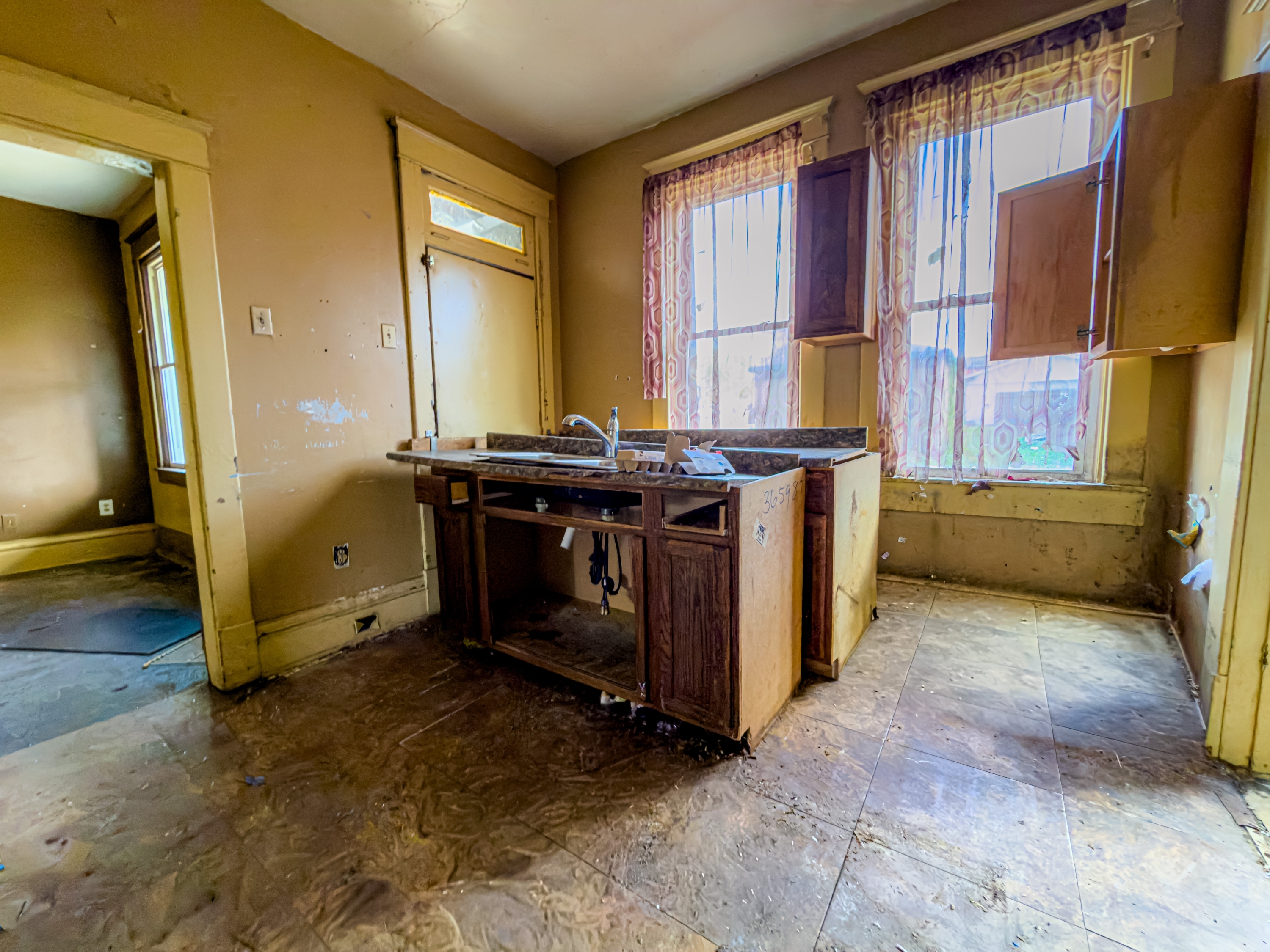 1136 Reservoir Ave – photo 2
