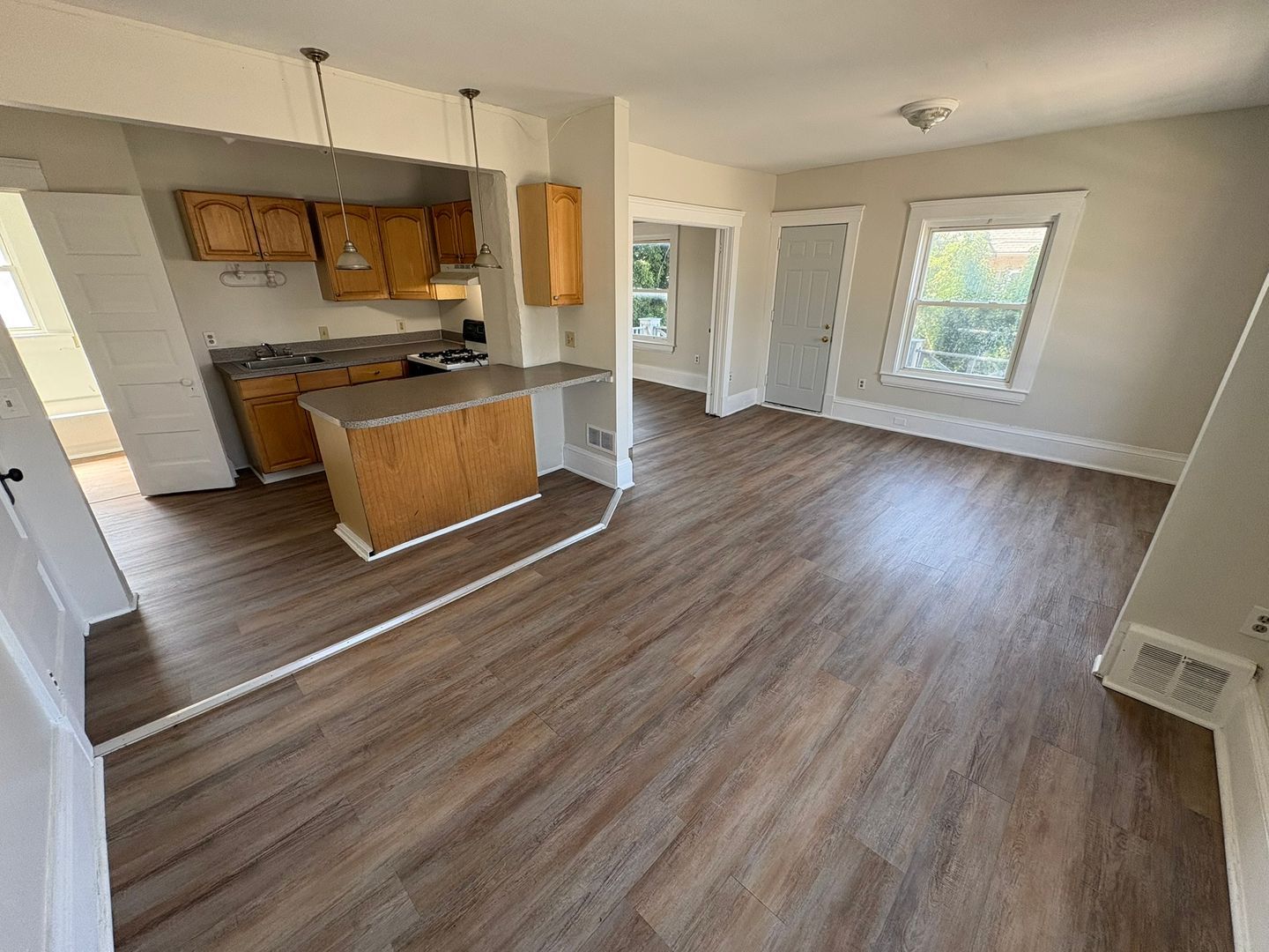 7951 Lorain Ave unit Unit 3 – photo 1