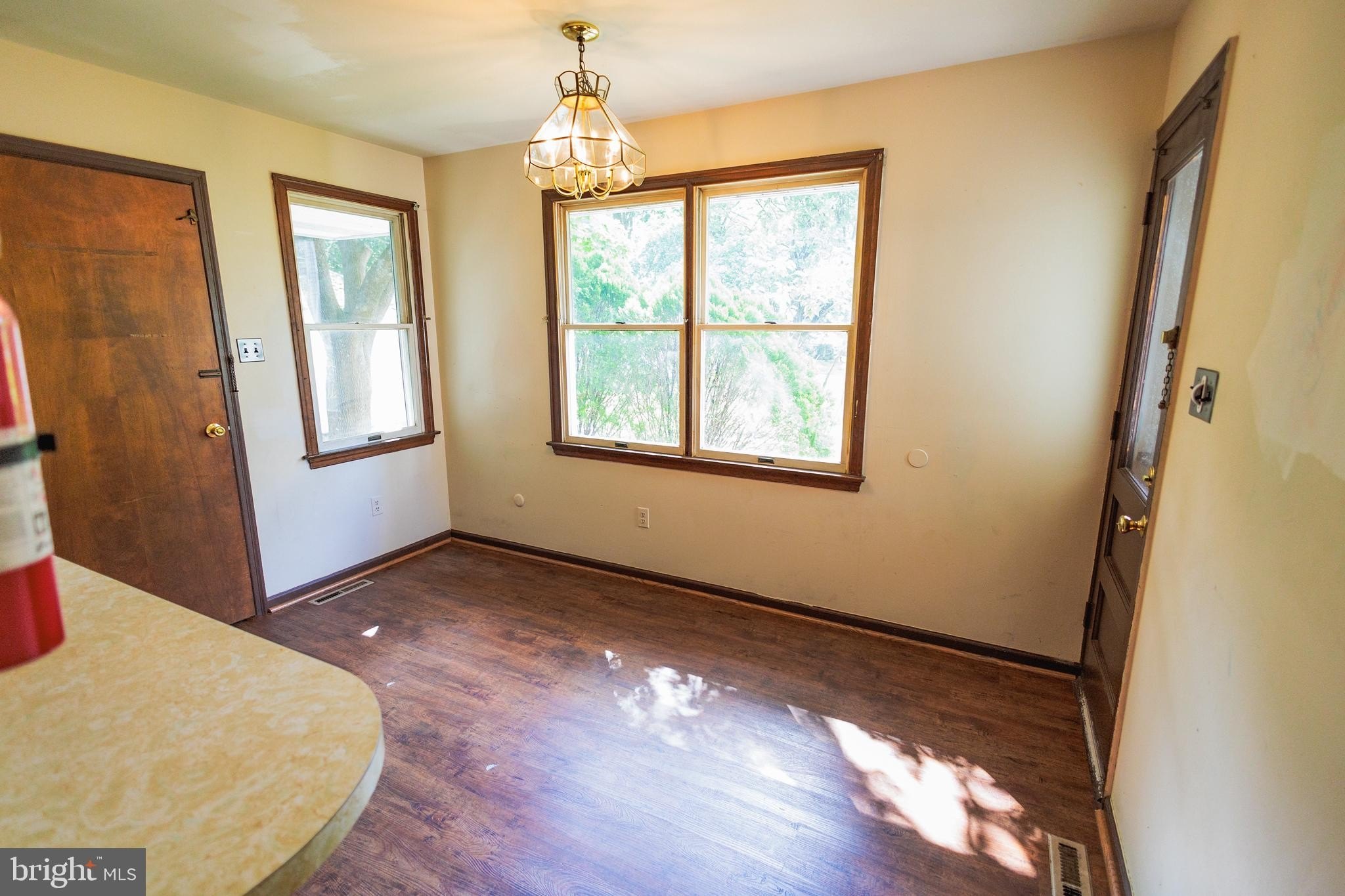 213 Laurel Ave #B – photo 5