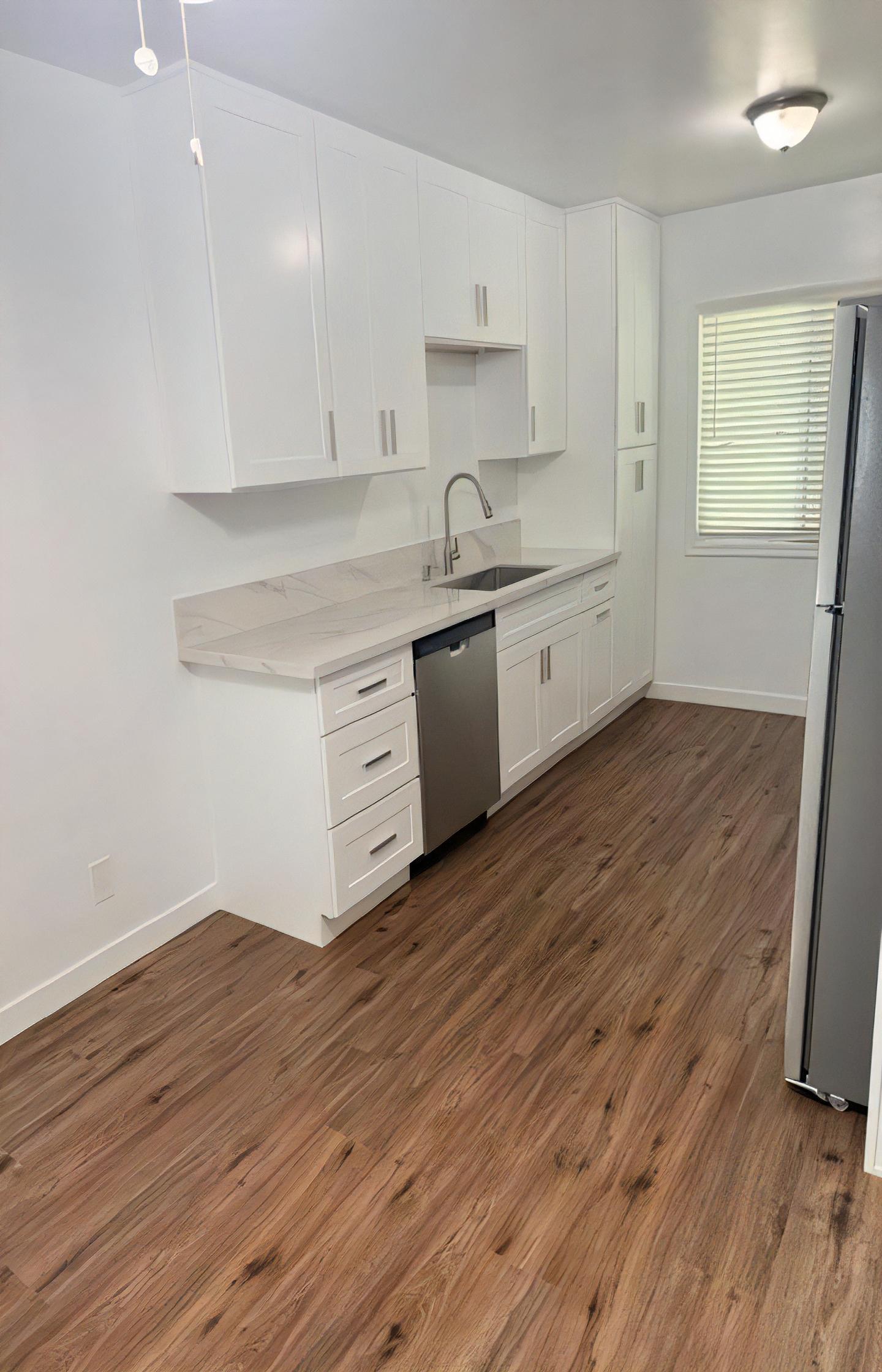1403 Obispo Ave unit 3 – photo 2
