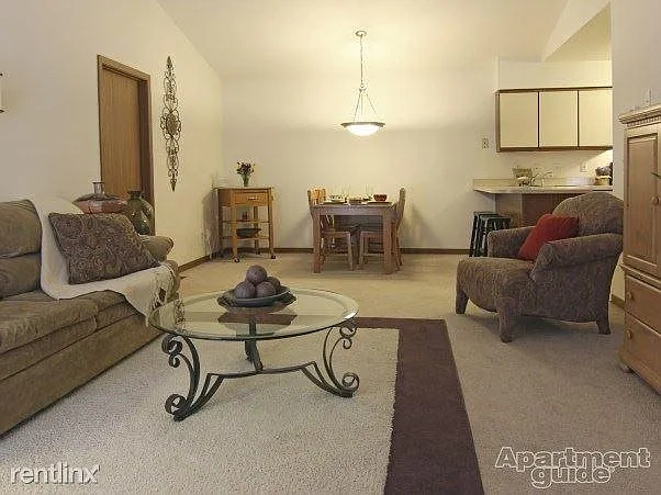 Hampton Apartments & Townhomes – photo 4