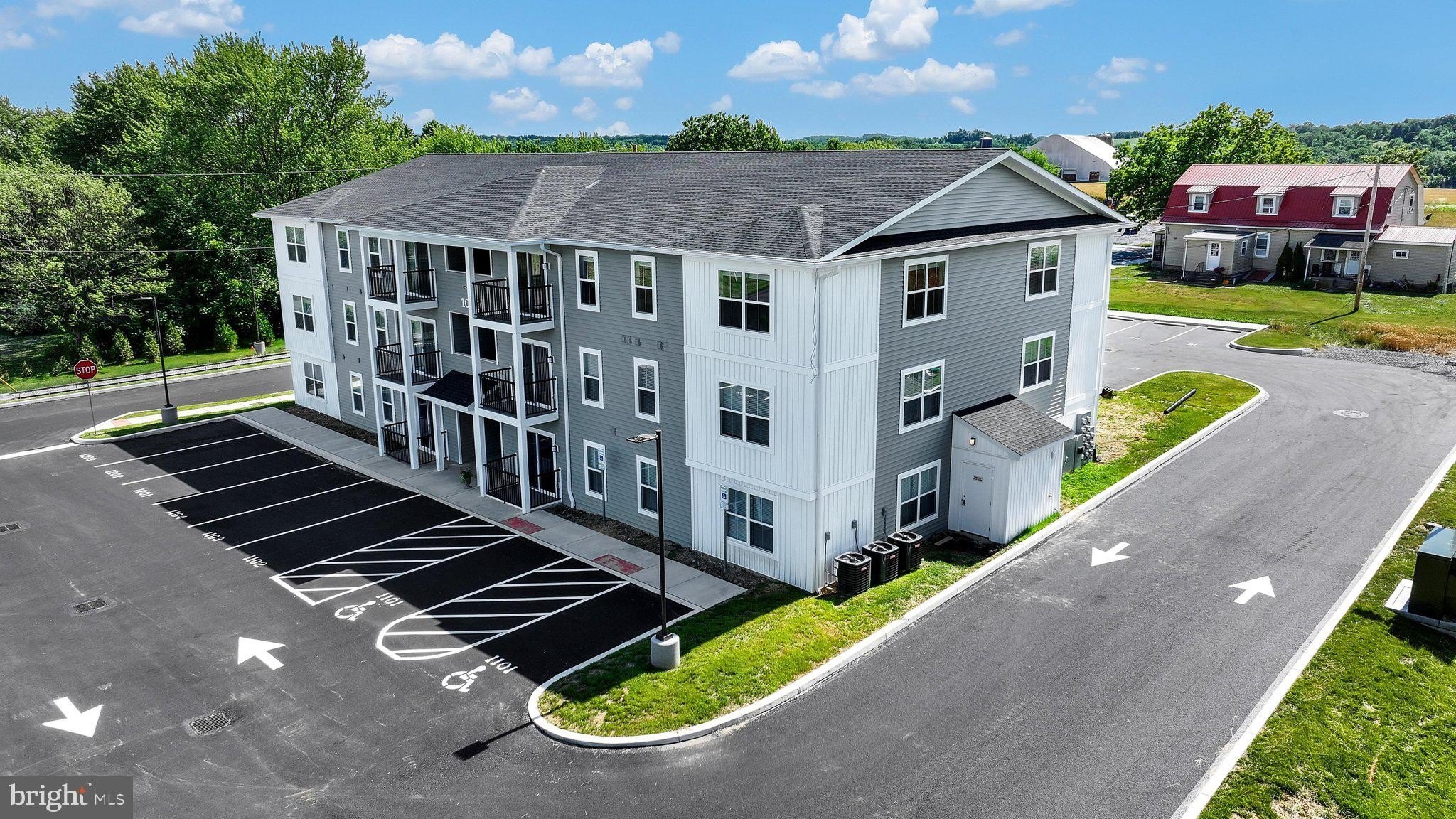 1000 Colby Lane #1302 – photo 3