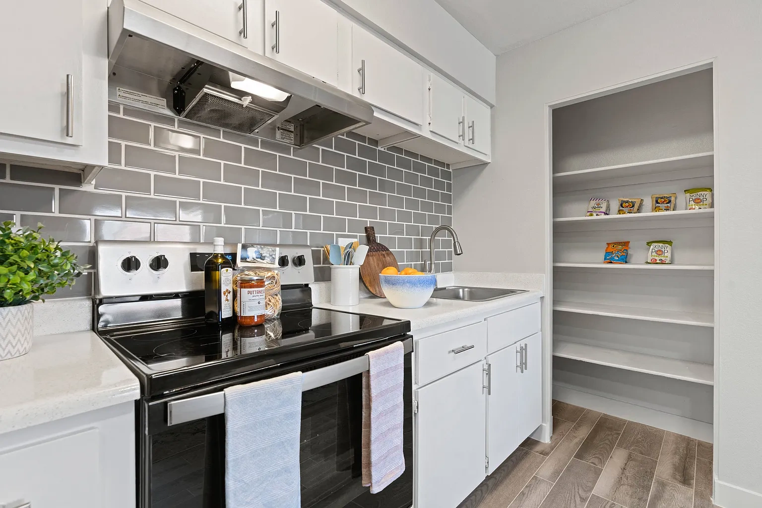 Alegria Apartment Homes – photo 2