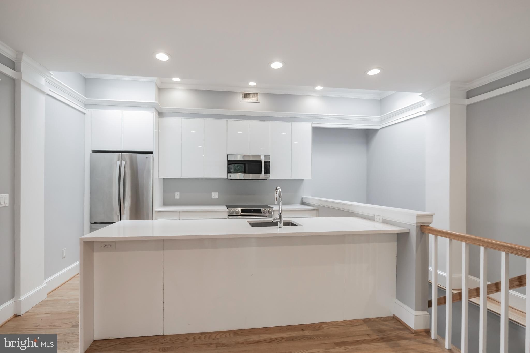 1351 Wisconsin Ave NW #3C – photo 4