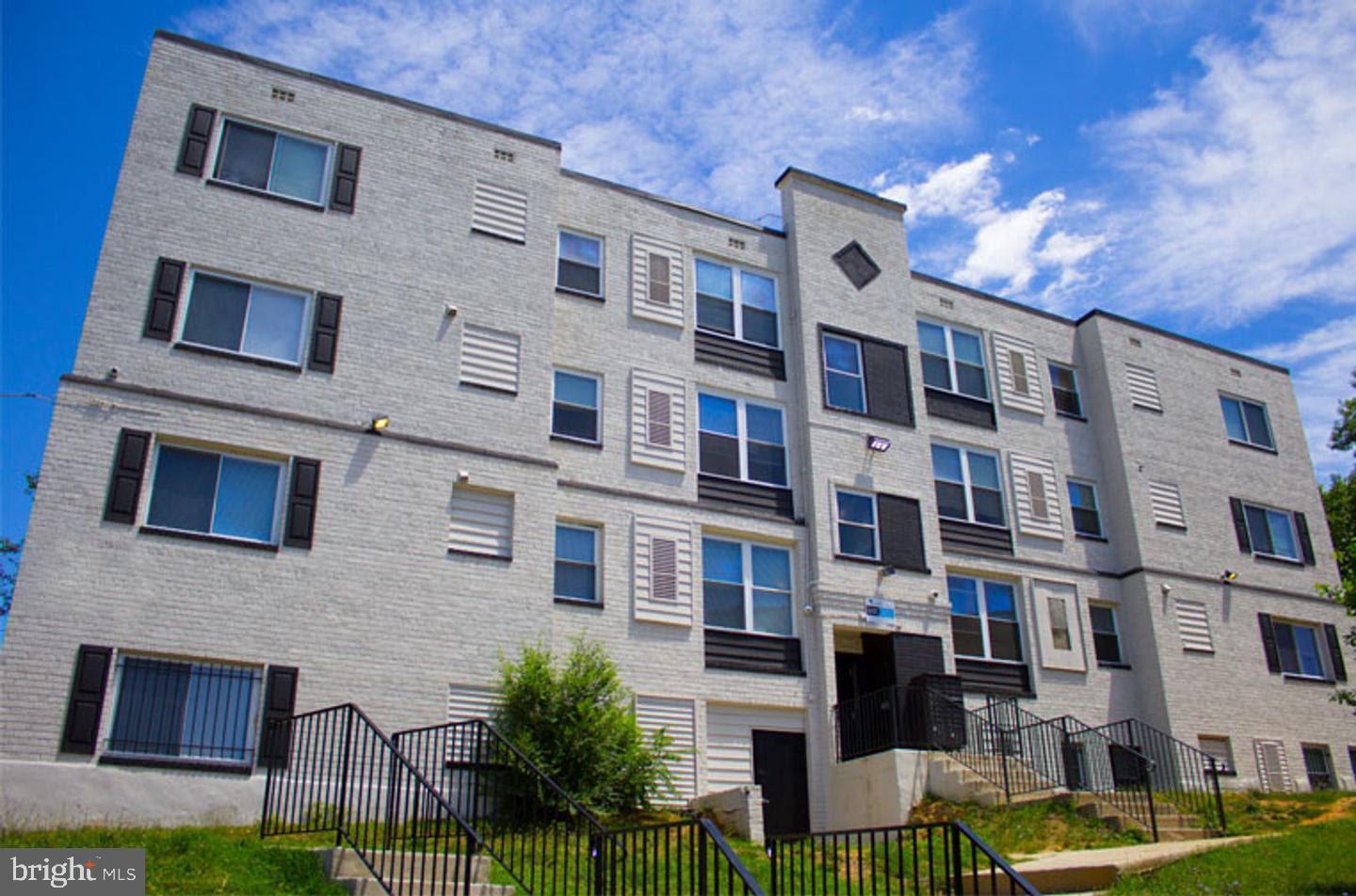 330 37th St SE unit T2 – photo 1