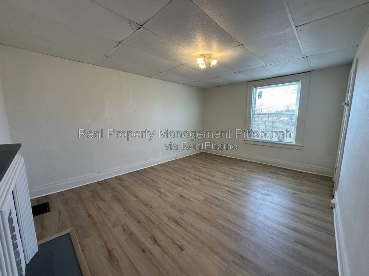 208 Rolfe St – photo 3