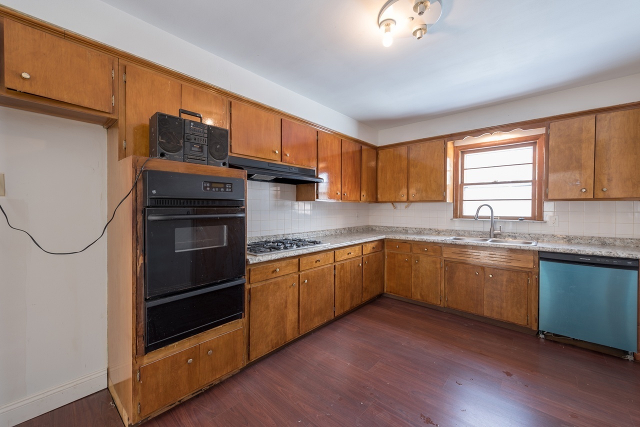 1140 E 176th St – photo 4