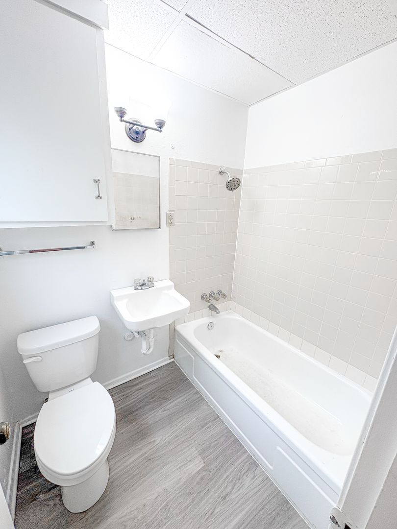 437 N Fredonia St unit Apt 217 – photo 5