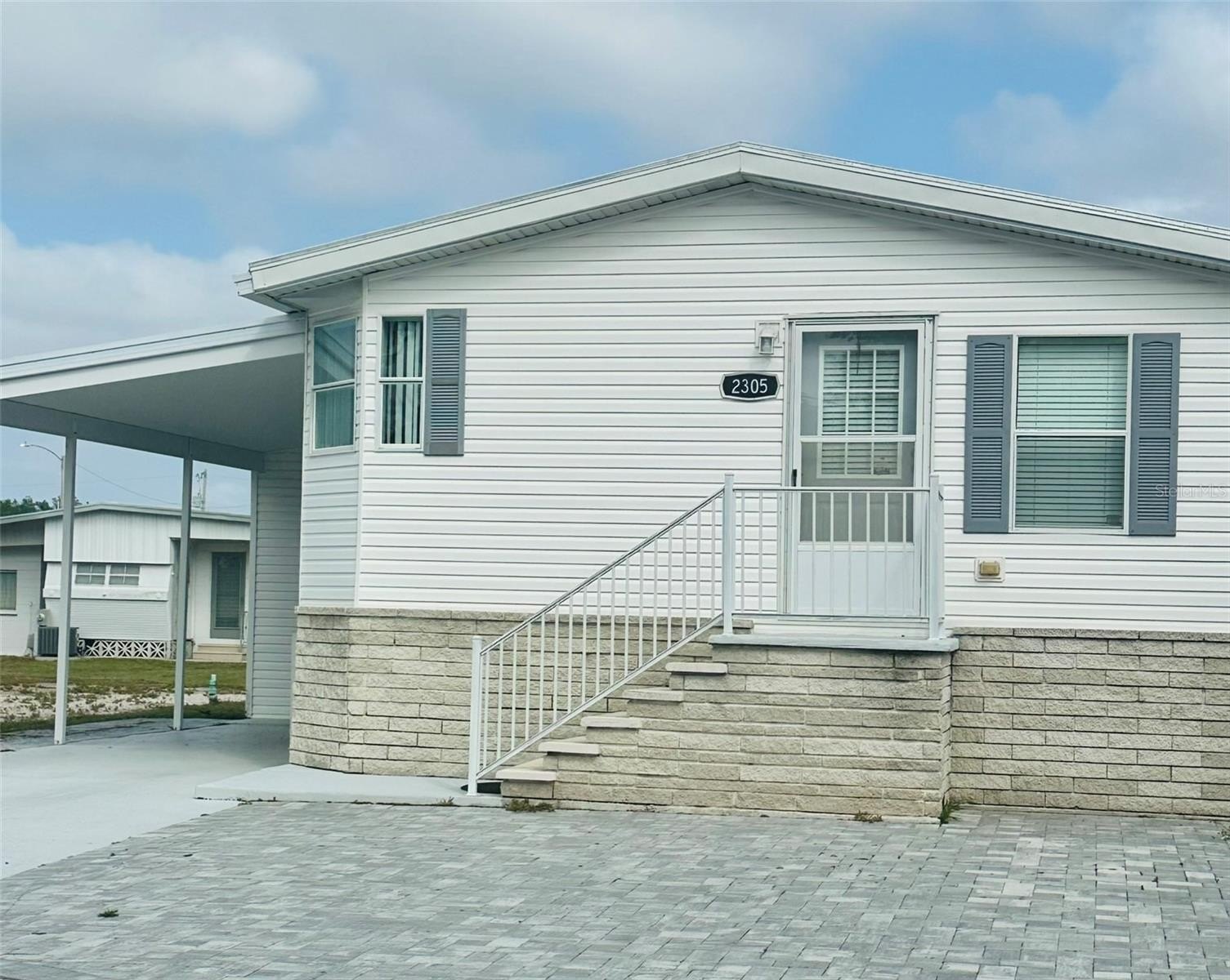 2305 Bay Dr – photo 2
