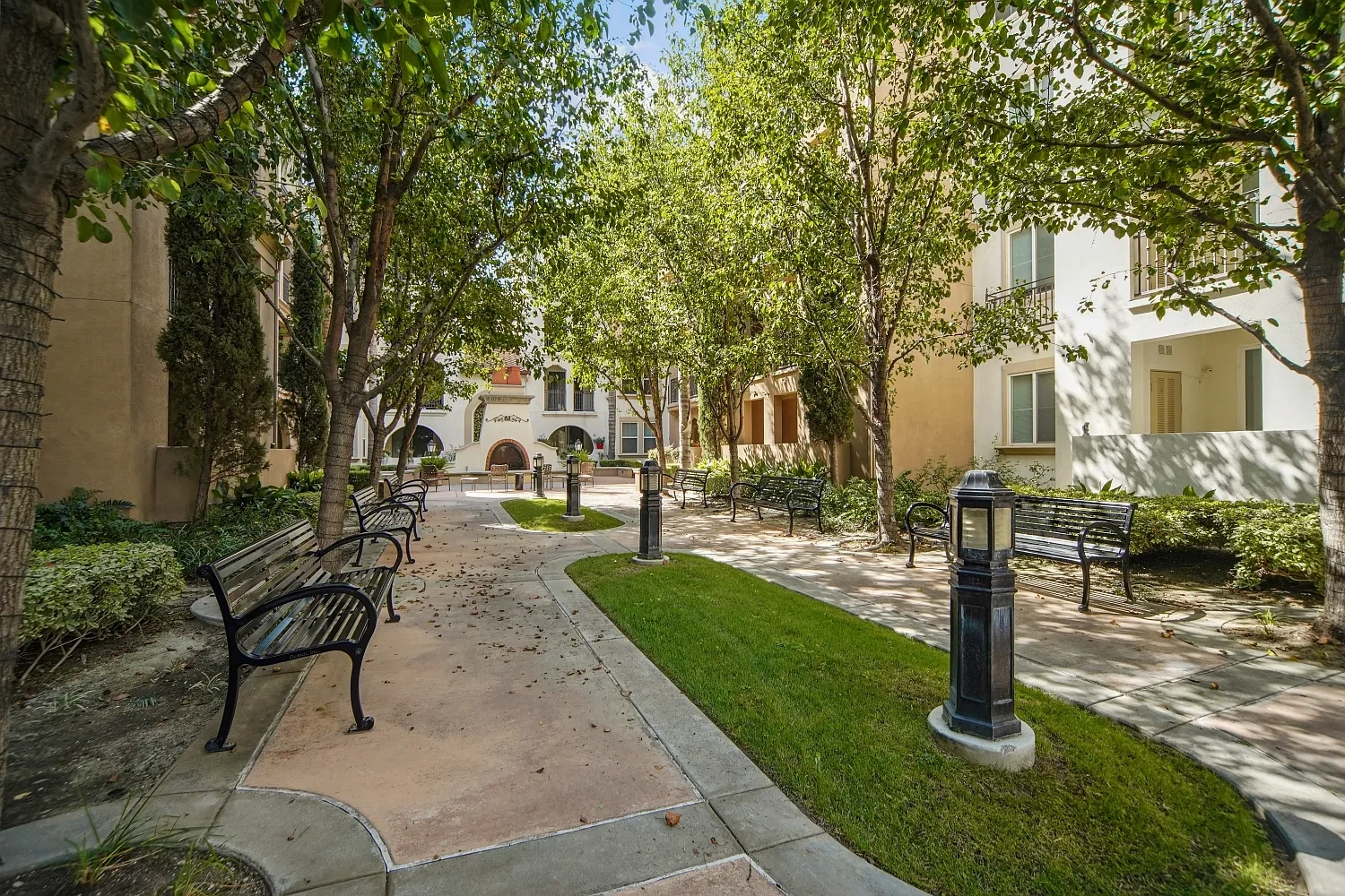 Raincross Promenade – photo 1