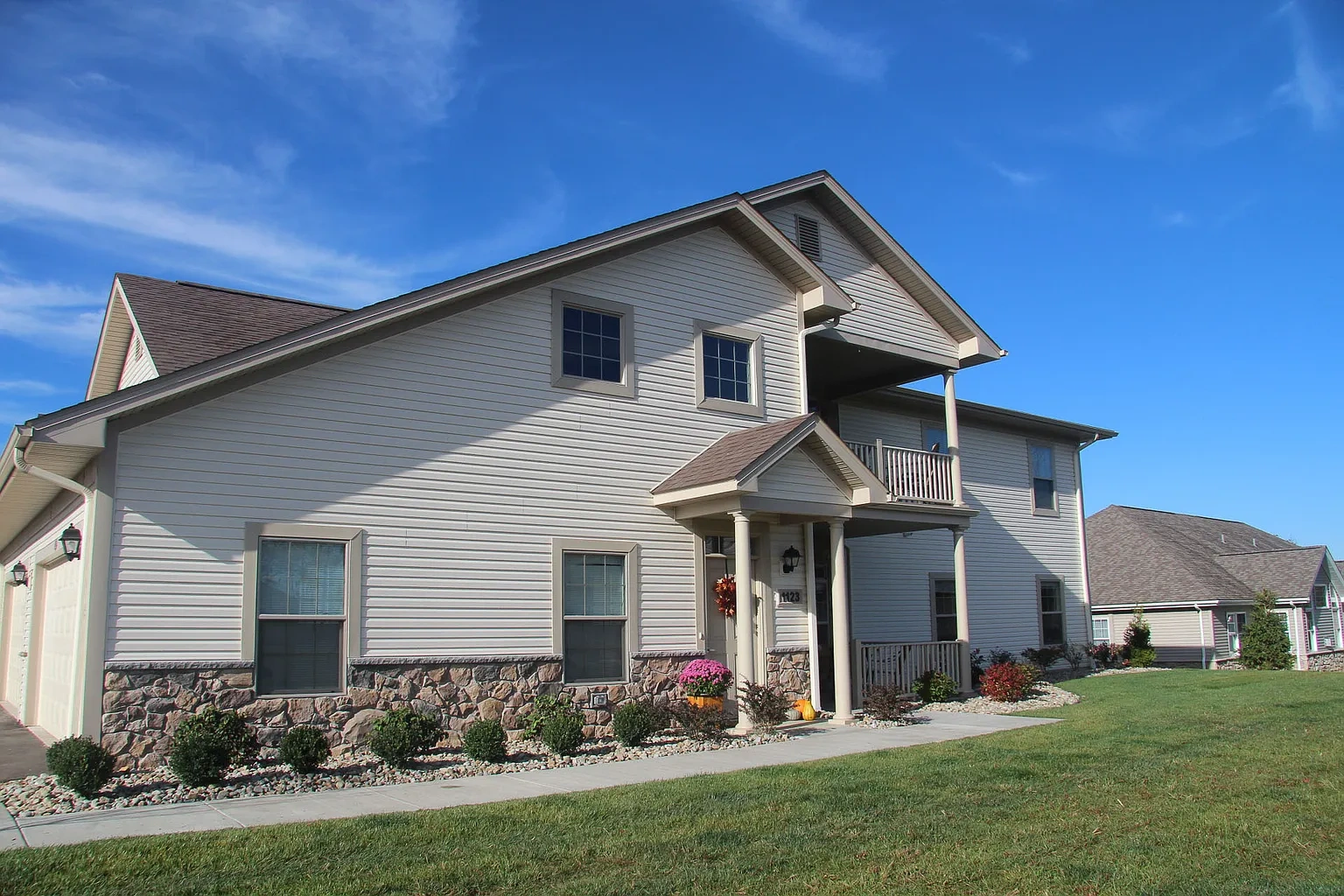Fox Chase Luxury Apts – photo 2