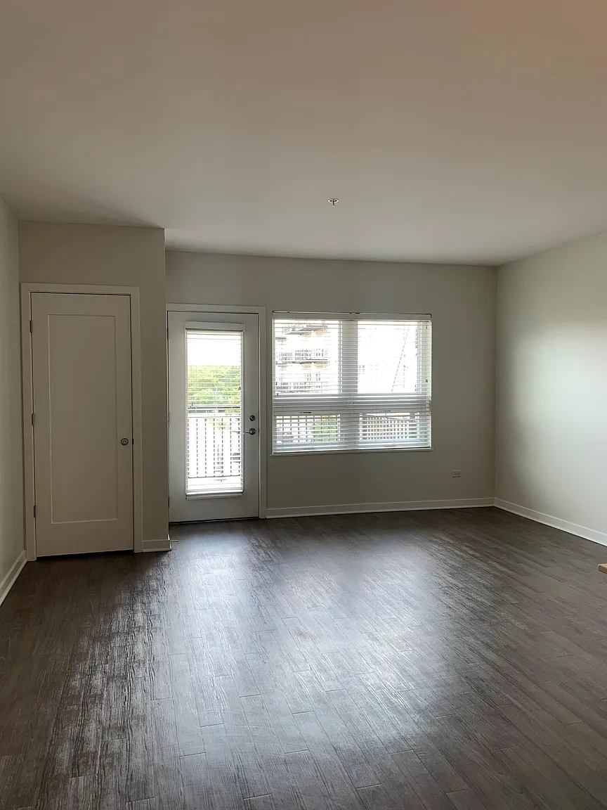 Midtown Square Apartments – photo 1