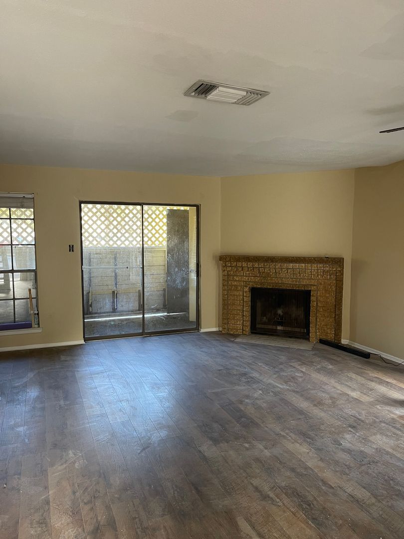 2410 Capitan Dr unit A – photo 2