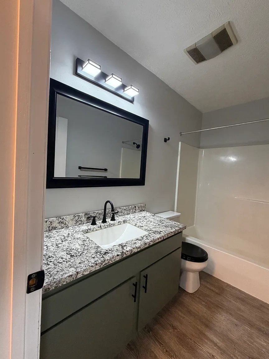 Bairsford Place Apartments – photo 1