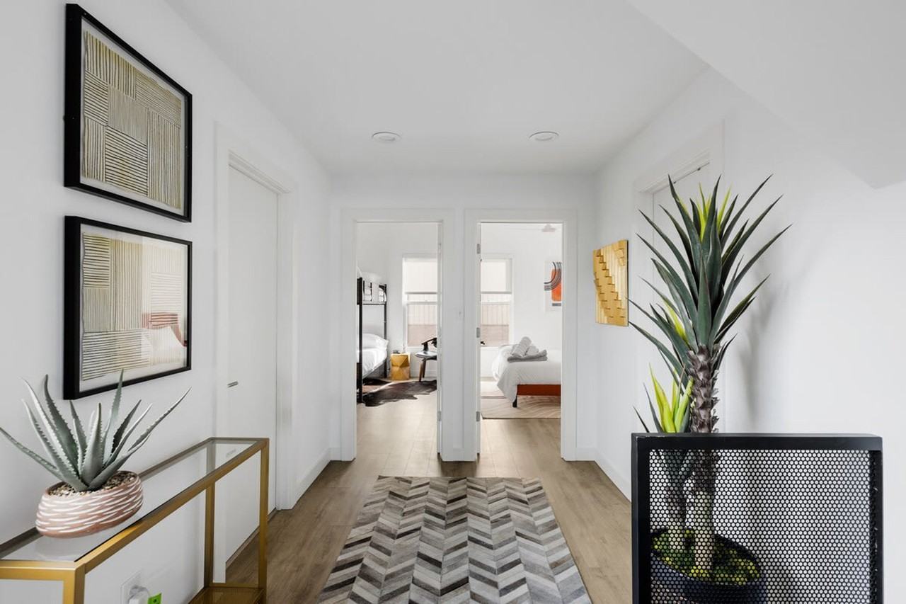930 E Jefferson St unit 1028897P – photo 3