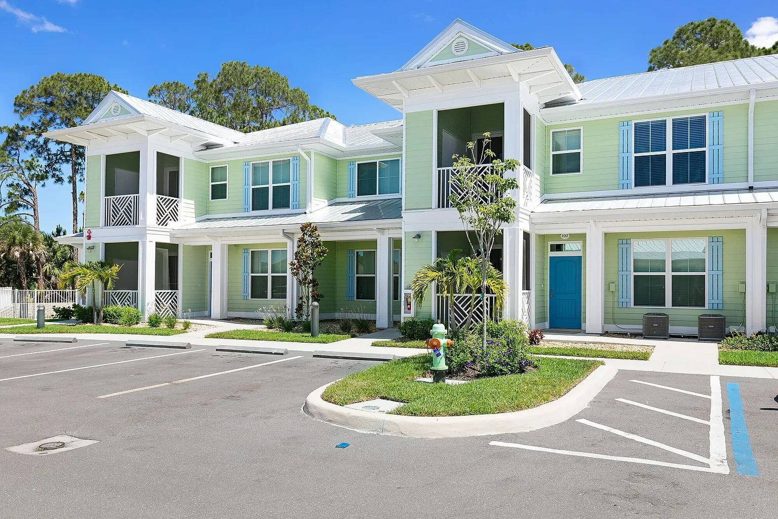 Lemon Bay Apartments – photo 2