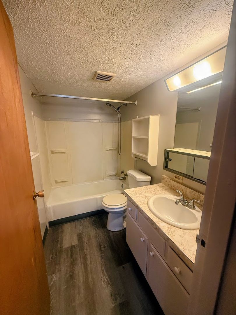2016 Woodlawn Ave NW unit Unit 6 – photo 5