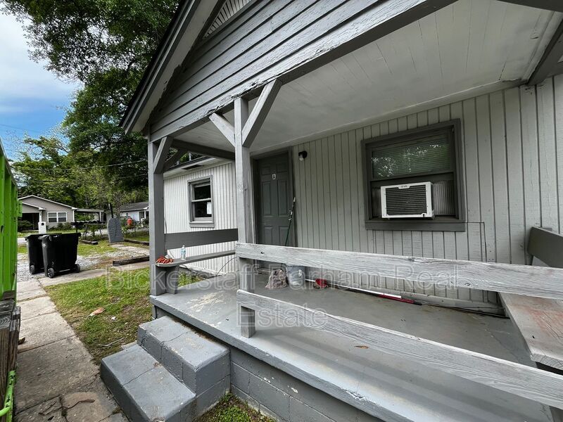 824 Winston Rd unit A – photo 1