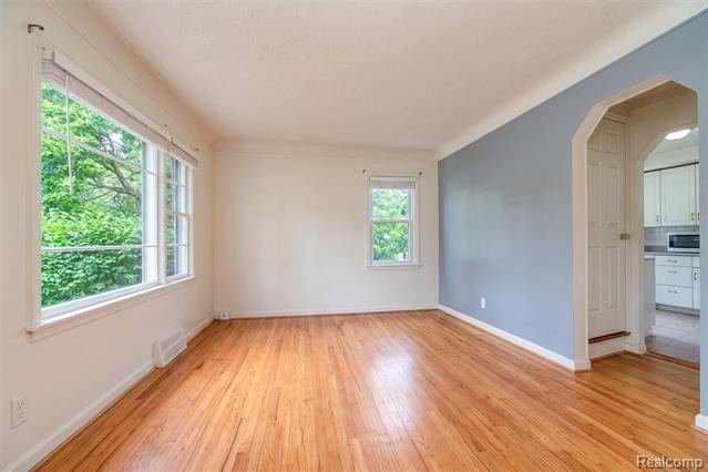 3224 N Altadena Ave – photo 4
