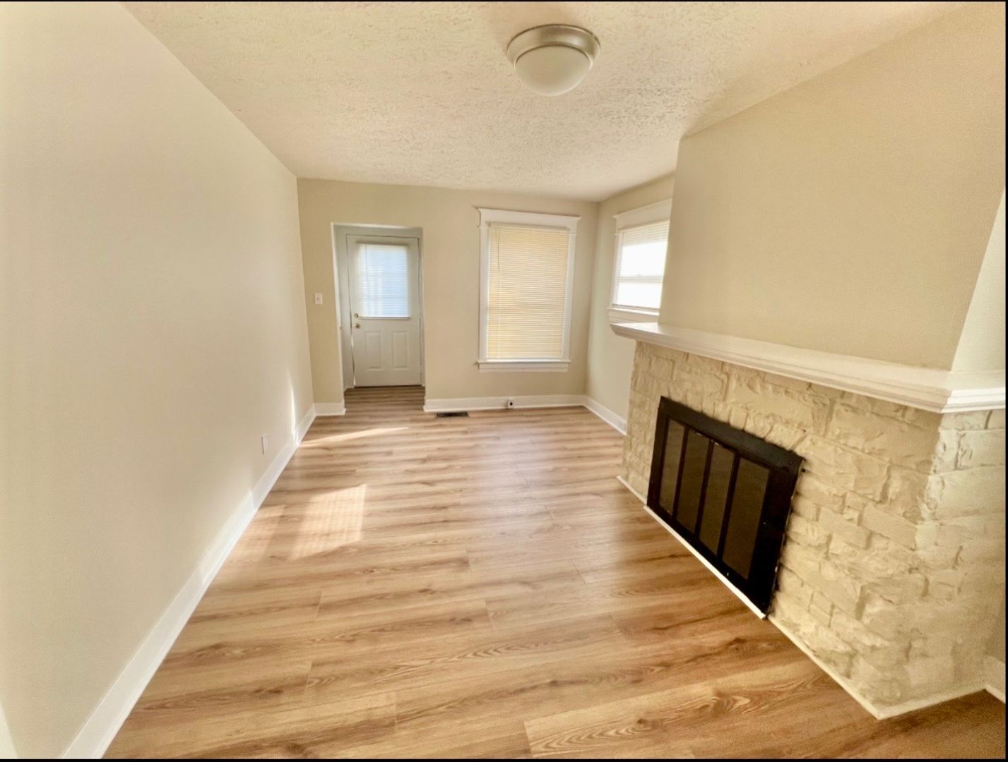 3911 Larkwood Ave – photo 2