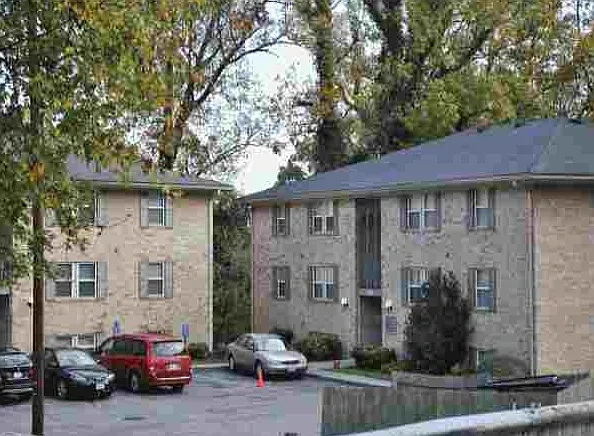 Woodridge Apartments – photo 1