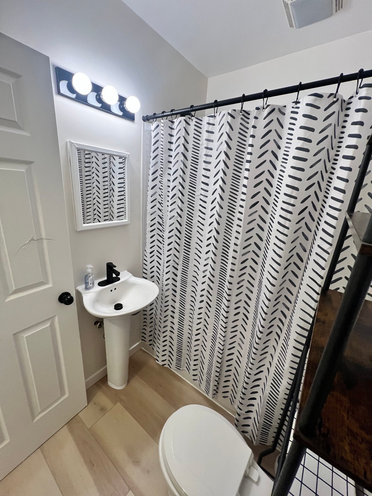 112 Guy St – photo 3