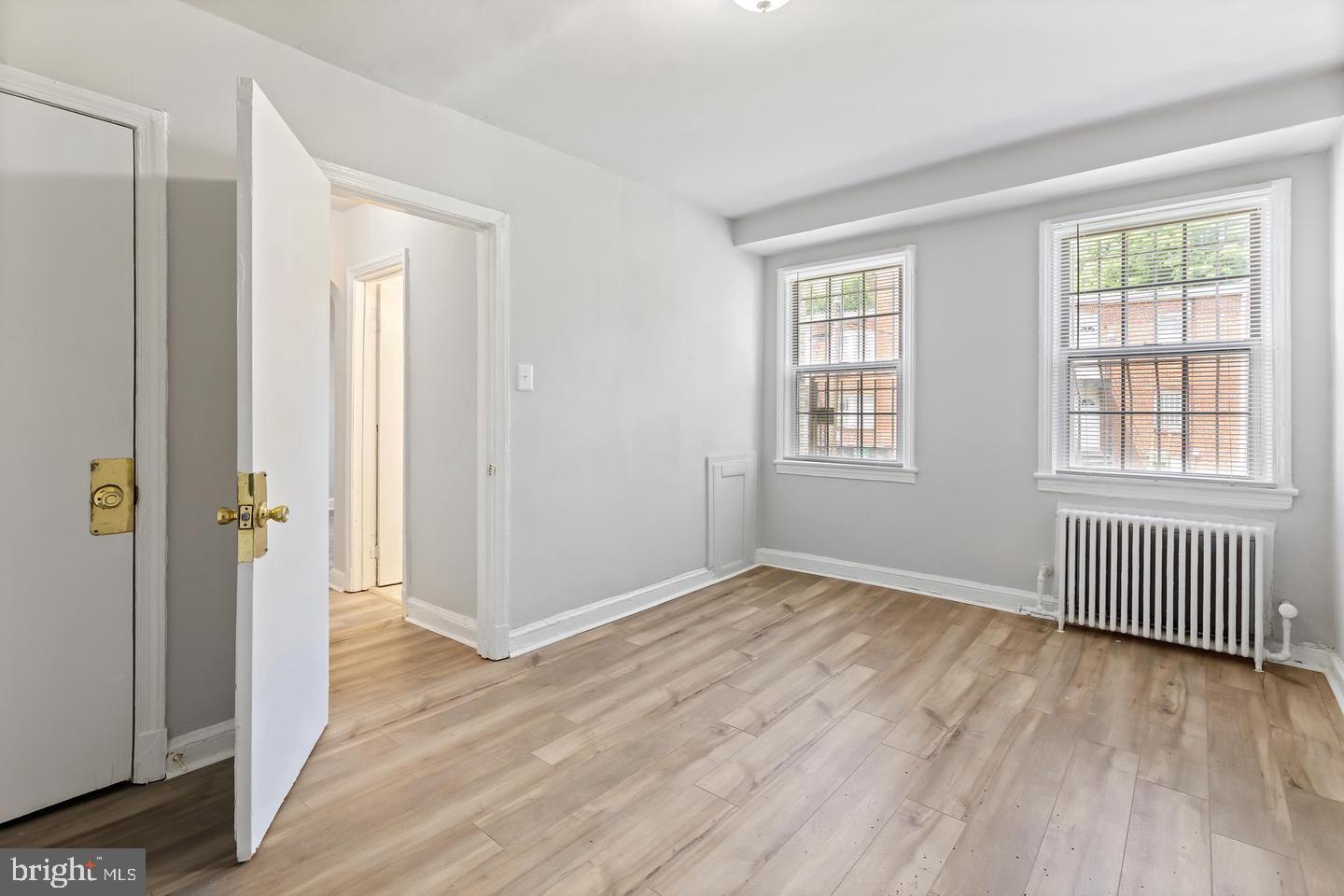 215 Oakwood St SE – photo 3