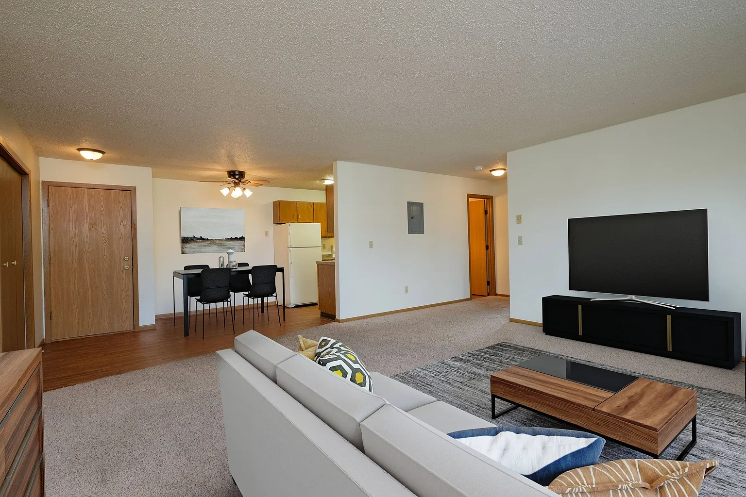 Oak Court – photo 4