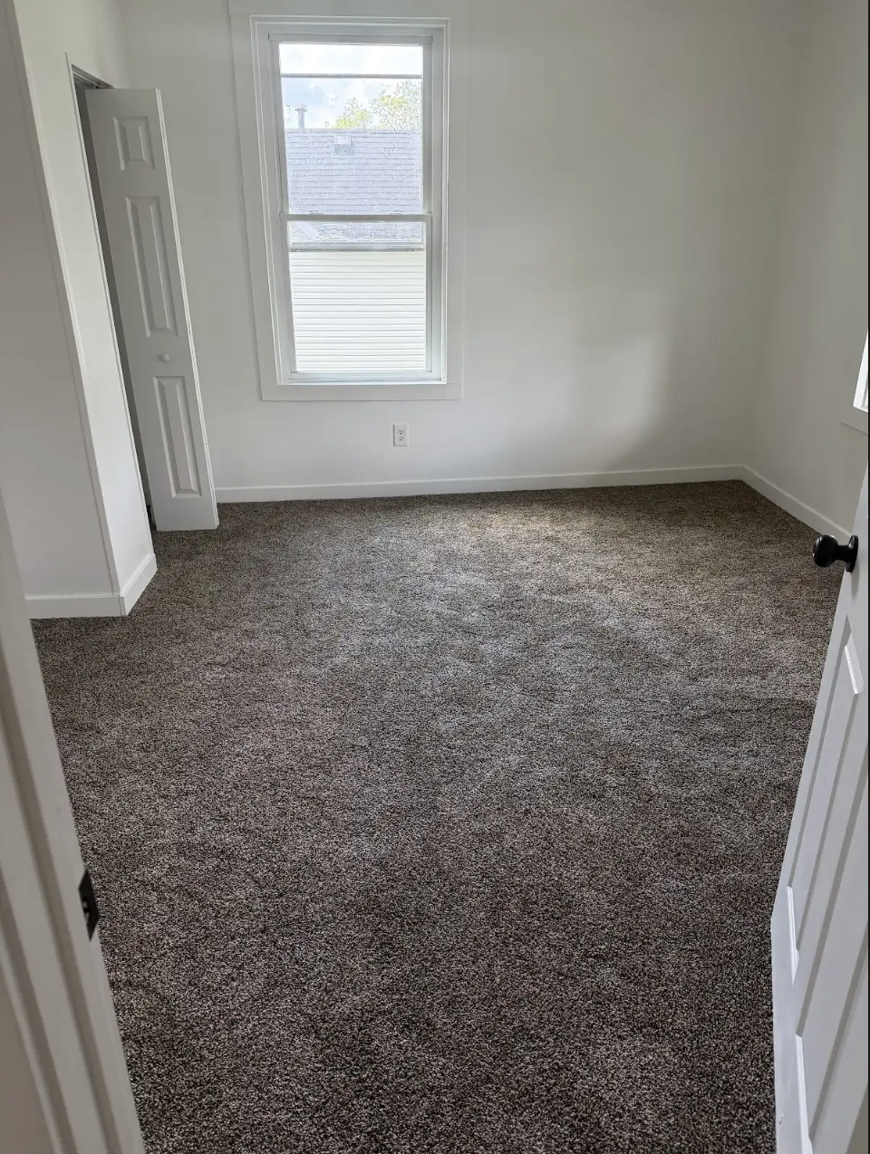 861 E Market St – photo 4