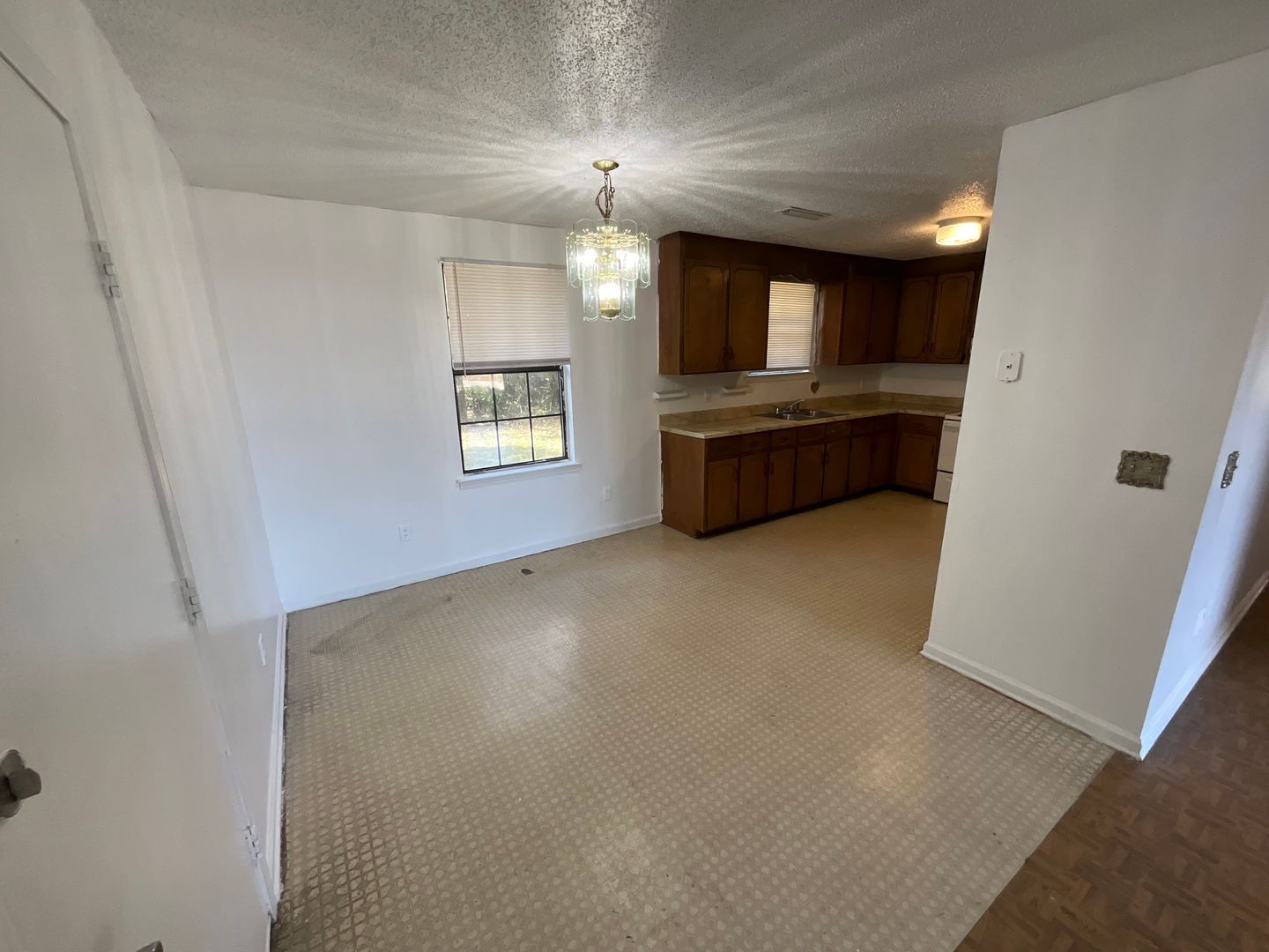 4229 Village Ct – photo 3
