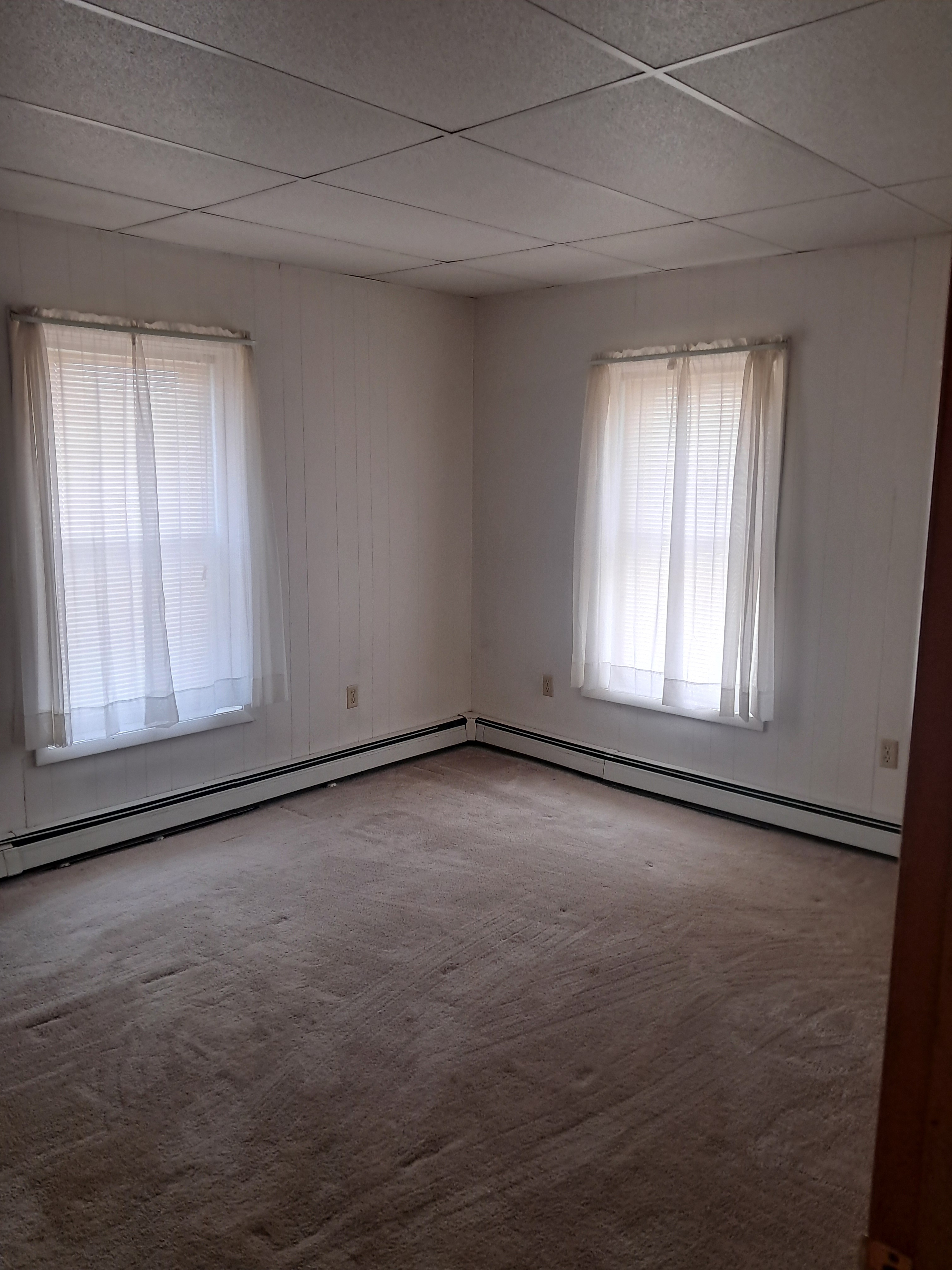 253 Hudson Ave – photo 2