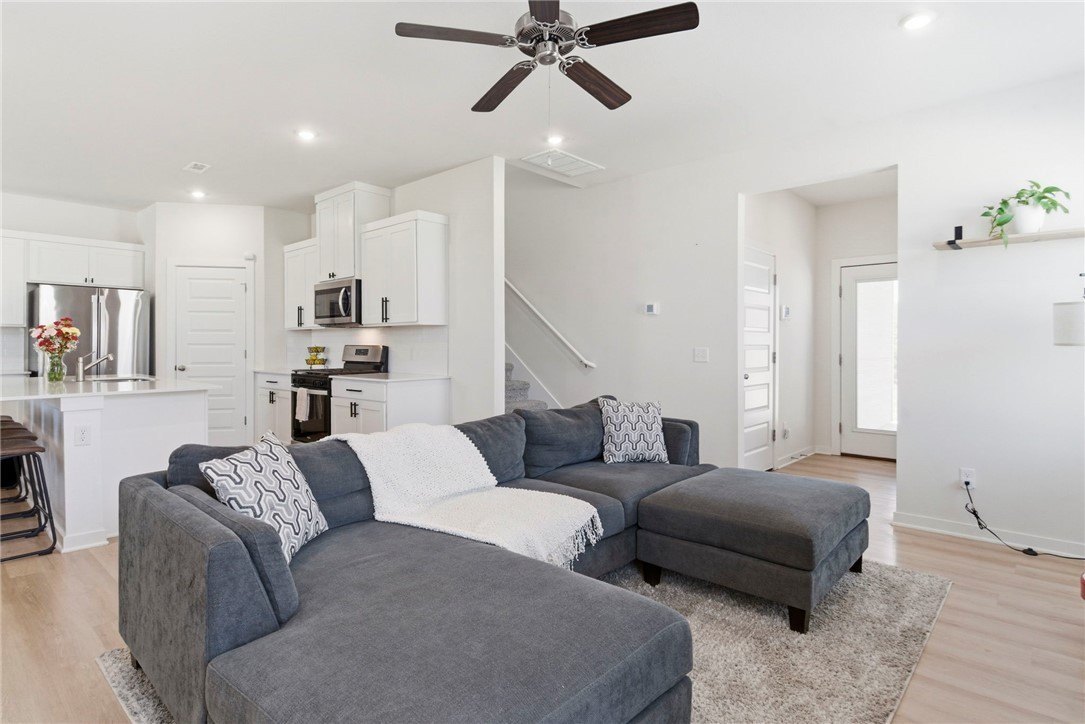 233 S Harrogate Ln – photo 5