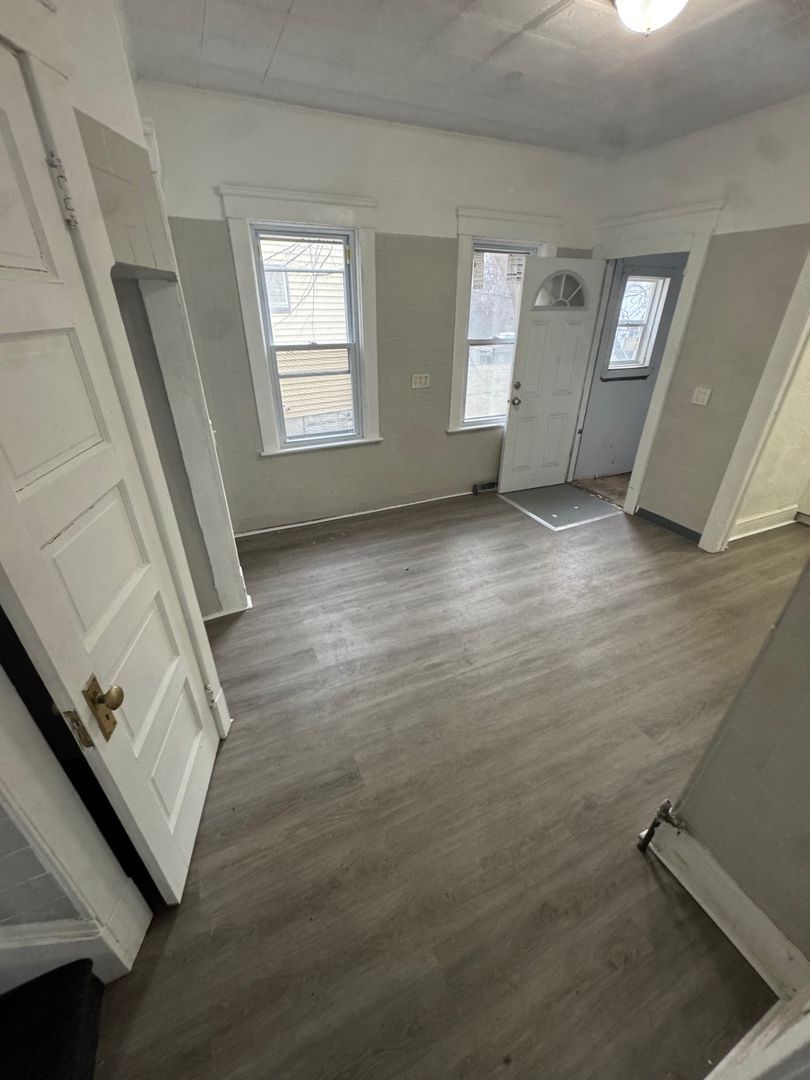 578 E 107th St – photo 3
