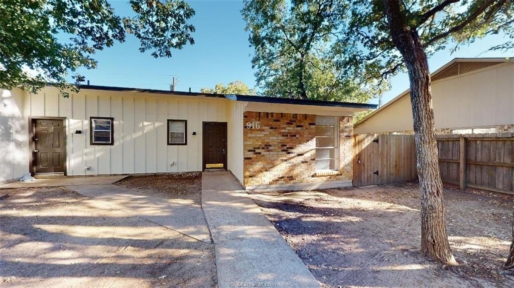 916 Navarro Dr – photo 1