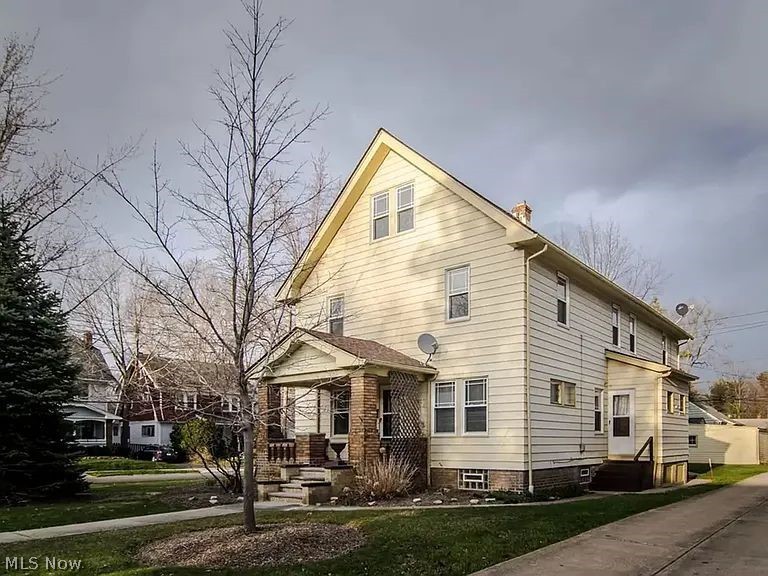 1551 Maple Rd – photo 1