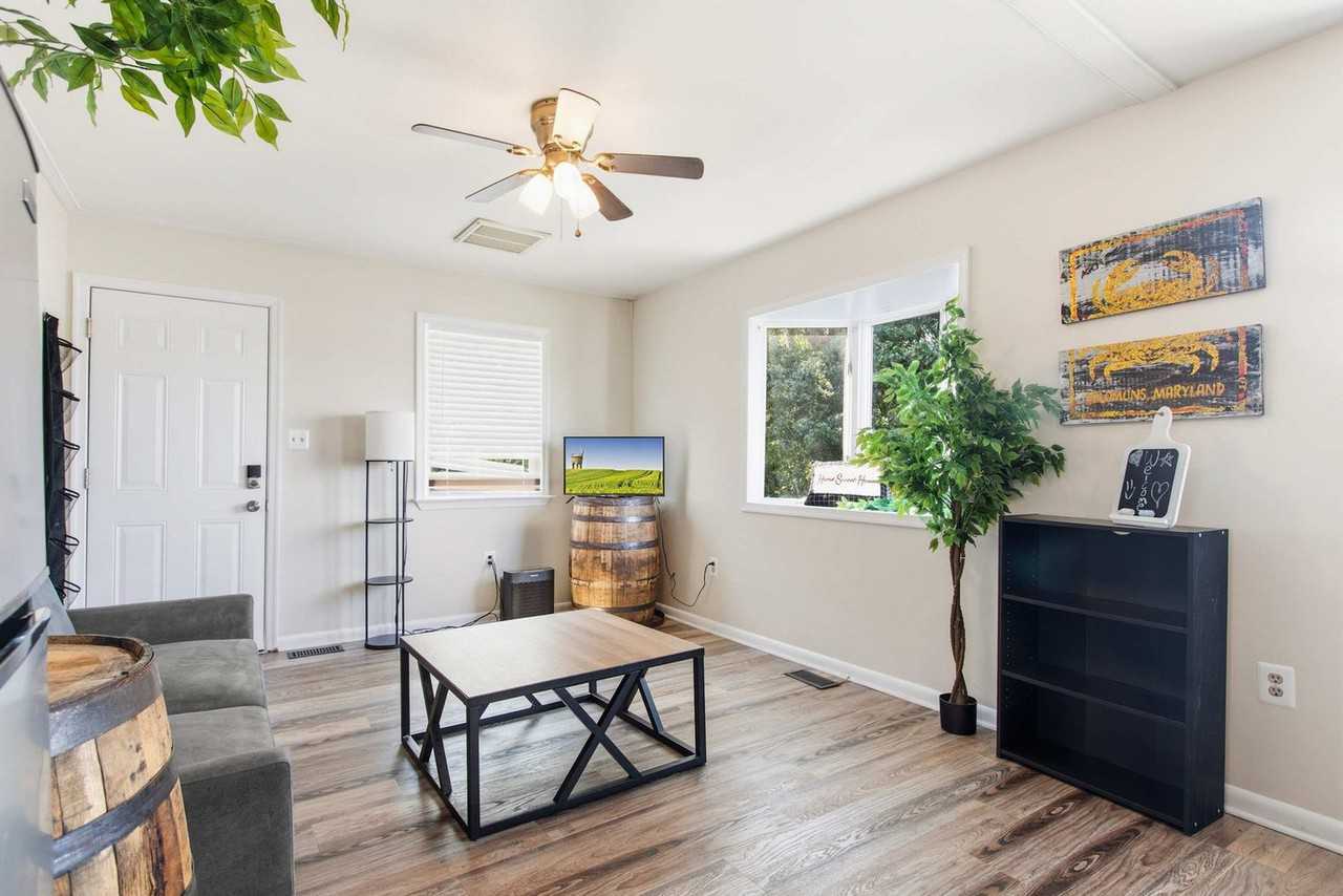 14380 Calvert St unit 1363918P – photo 3