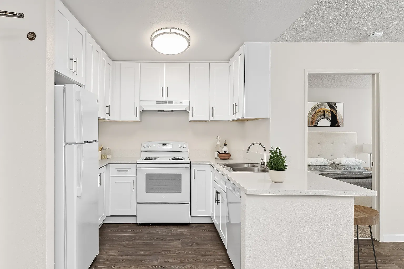 Plaza Apartments – photo 5