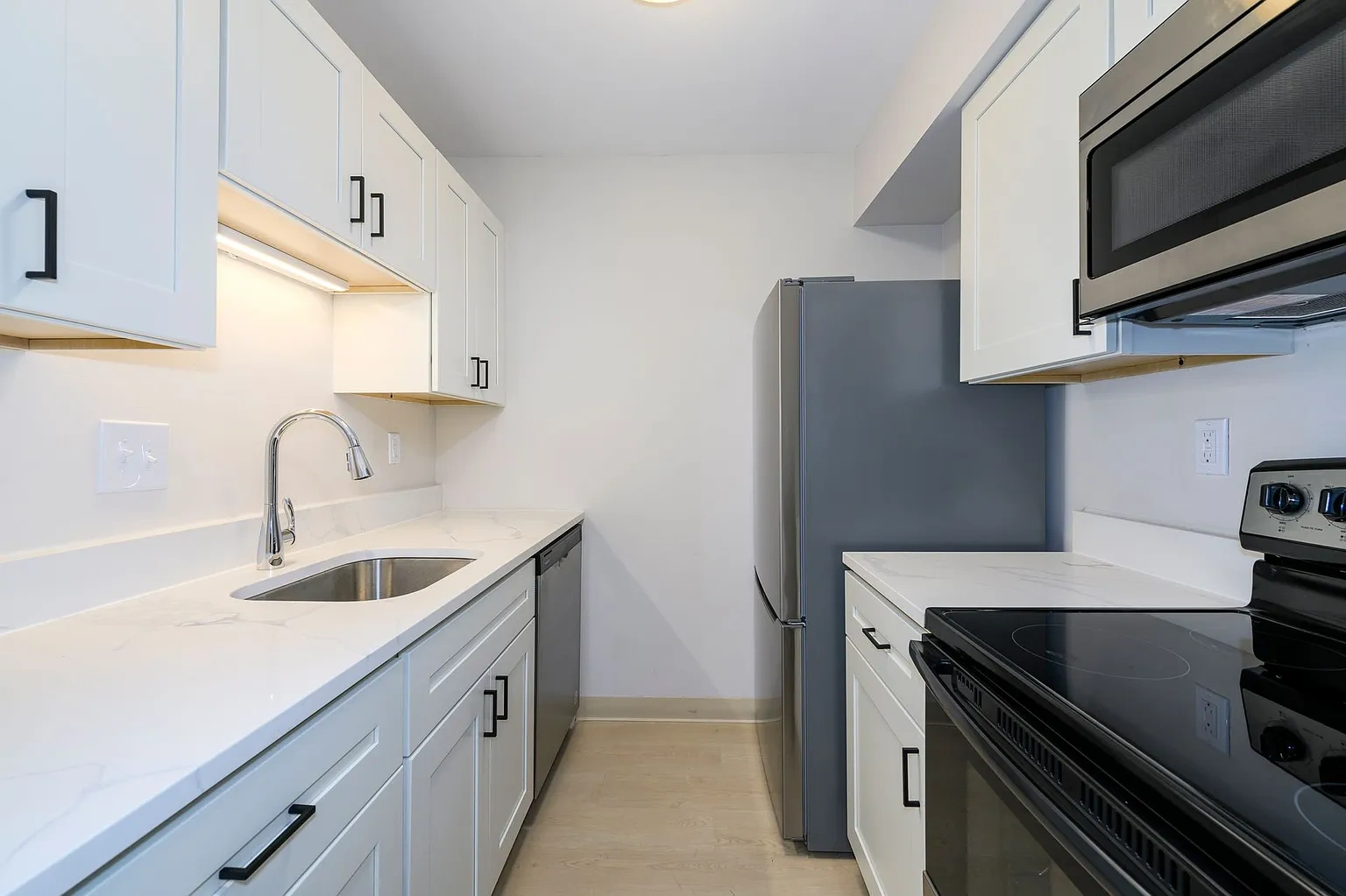 Oak Forest Apartments – photo 2
